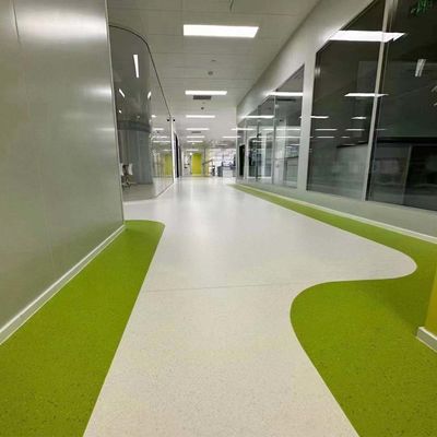 kopen Antistatische PVC-vloeren voor schoonruimtes, homogene vinylvloerrolletjes voor ziekenhuizen online manufacture